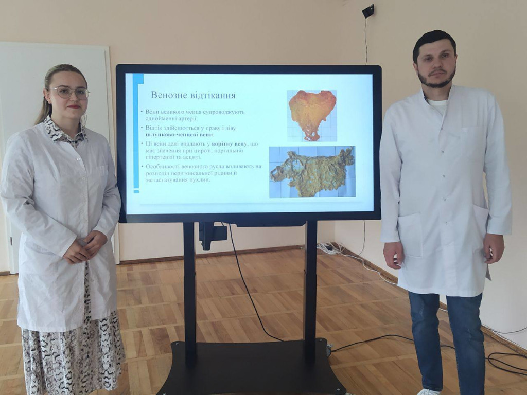 Студенти-медики ПДМУ дослідили анатомію великого чепця на засіданні студентської наукової групи