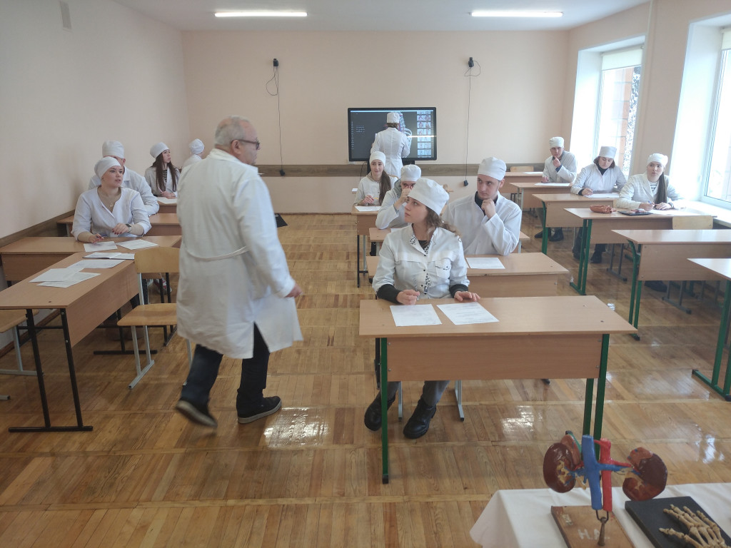 ІСПИТИ В МЕДИКІВ