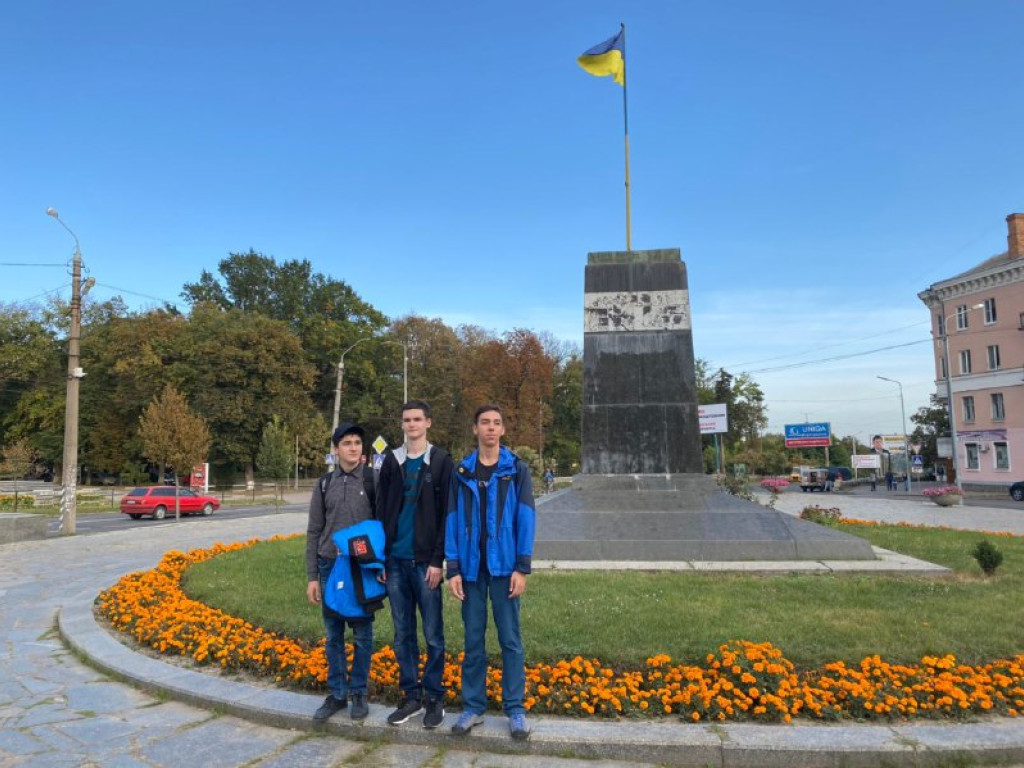Знайомство студентів першого курсу стоматологічного факультету з мальовничою осінньою Полтавою