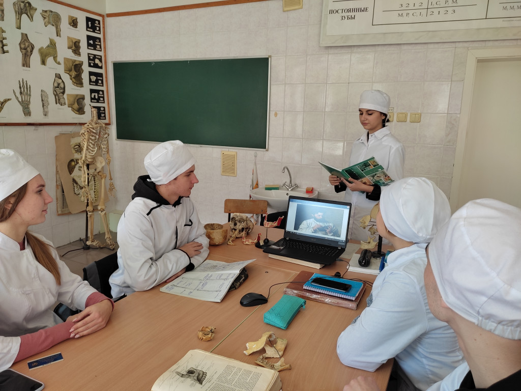 Знайомство студентів першого курсу стоматологічного факультету з літературними постатями мальовничої Полтави