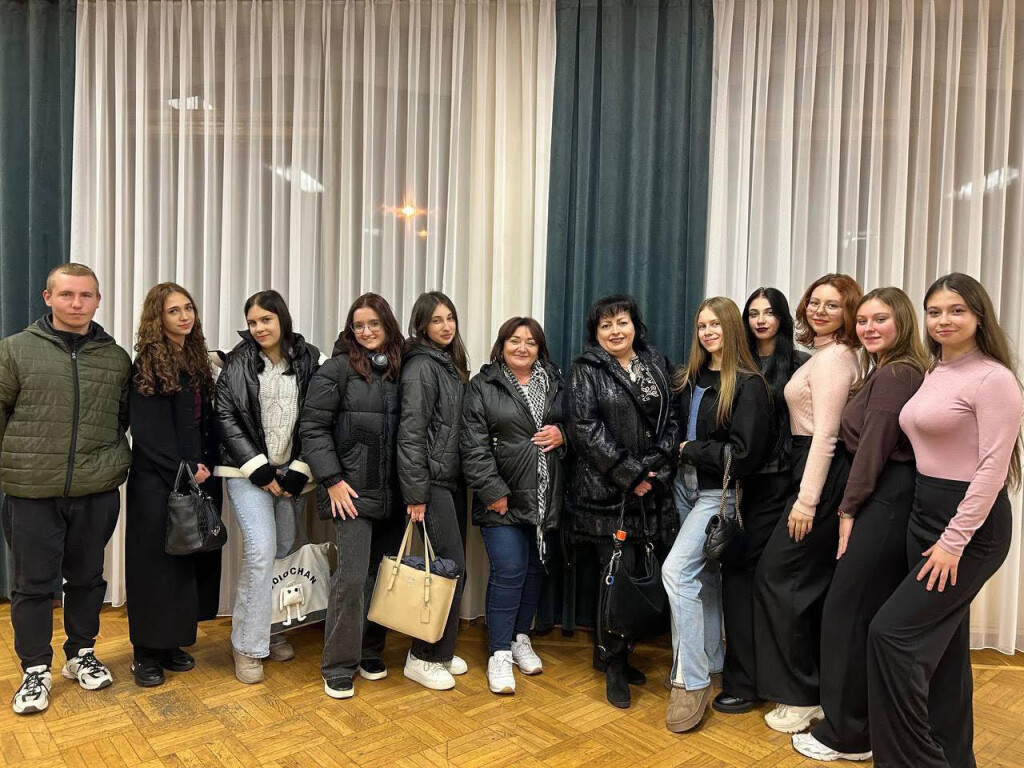 Дебют першокурсника 2025 в ПДМУ разом з кураторами