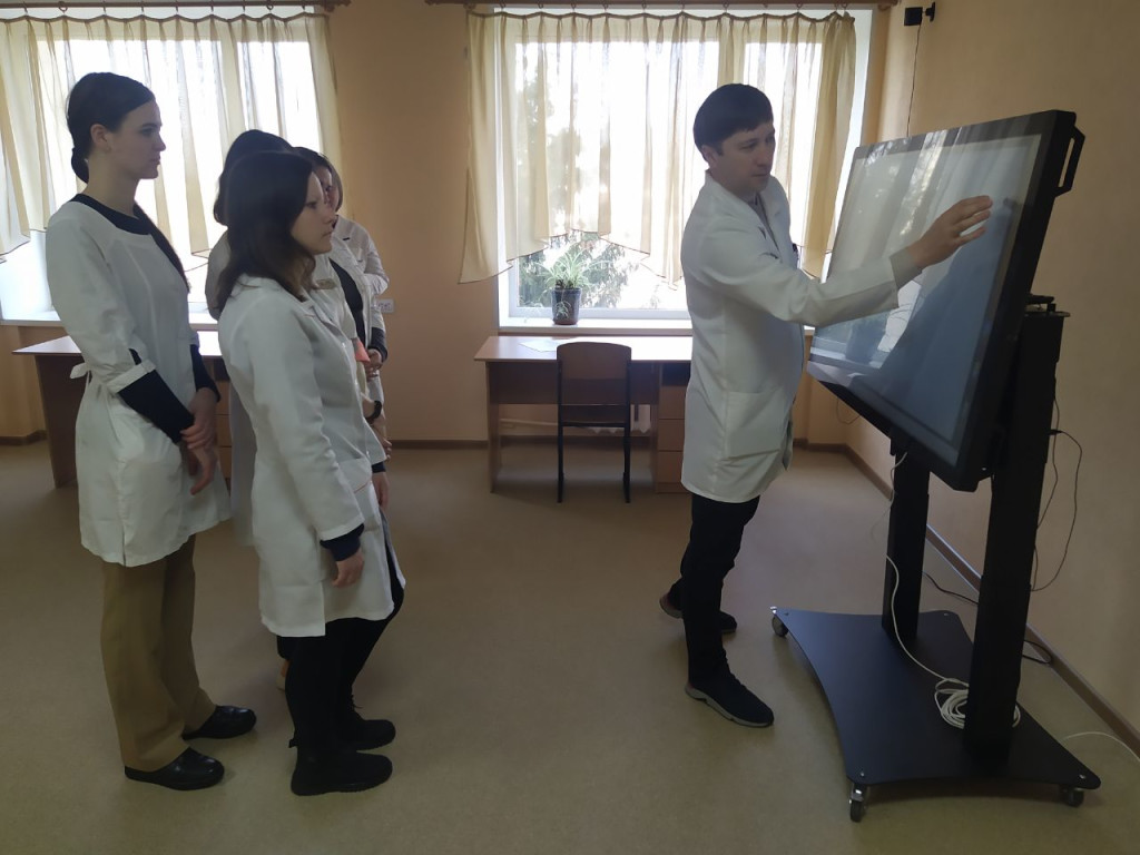 Особливості будови дихальної системи: Бінарне заняття для лікарів-інтернів