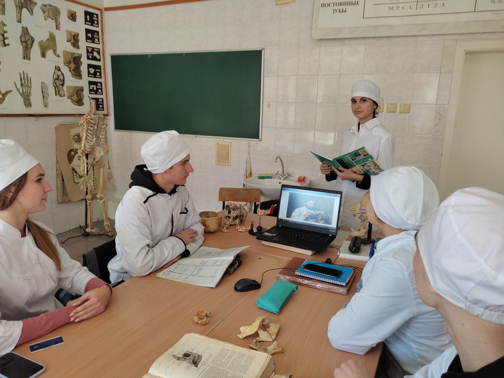 Знайомство студентів першого курсу стоматологічного факультету з літературними постатями мальовничої Полтави