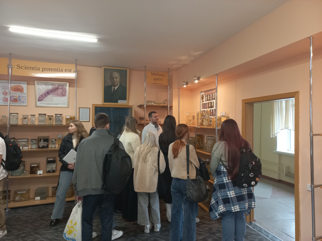 ЕКСКУРСІЇ ТА ВИХОВНА РОБОТА