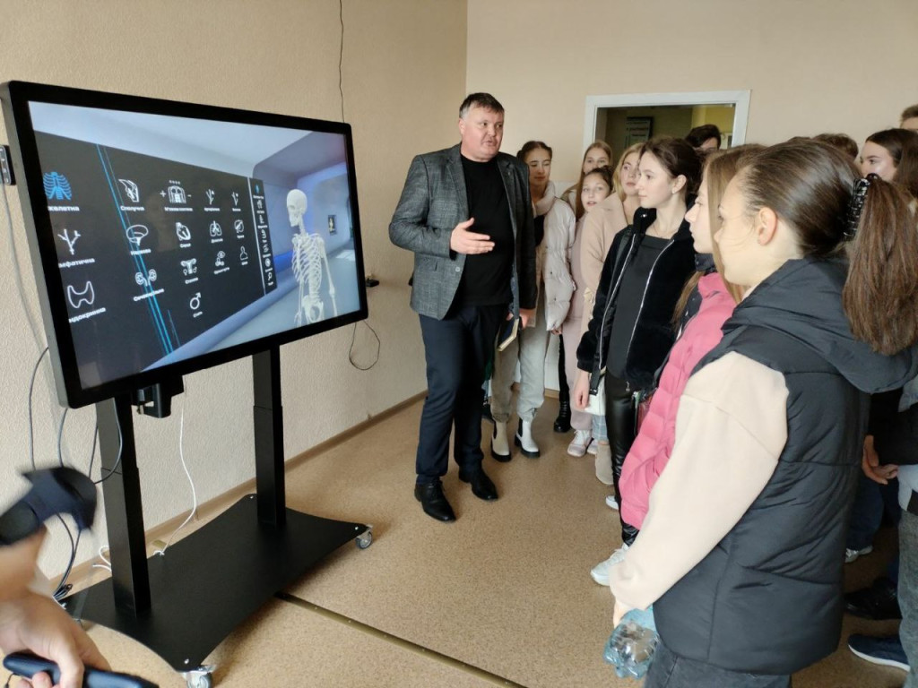 ІНТЕГРАТИВНЕ ЗАНЯТТЯ-ЕКСКУРСІЯ У ВИГЛЯДІ ПРОФІЛЬНОГО ЗАНУРЕННЯ НА КАФЕДРІ АНАТОМІЇ ЛЮДИНИ ПДМУ