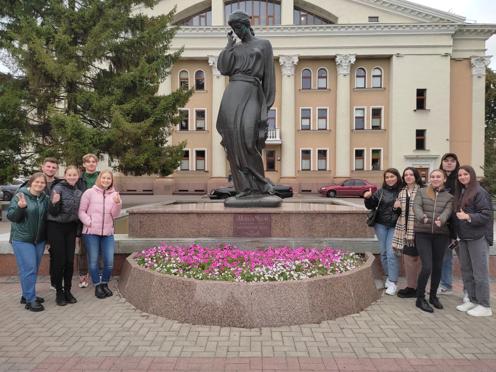 Знайомство студентів першого курсу стоматологічного факультету з літературними постатями мальовничої Полтави