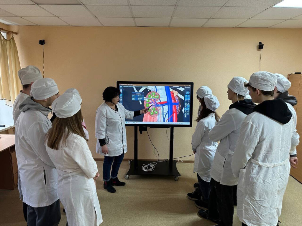 Впровадження імерсивних технології в освітній процес під час практичних занять.