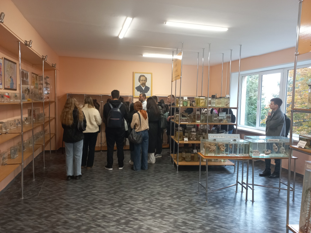 ЕКСКУРСІЇ ТА ВИХОВНА РОБОТА