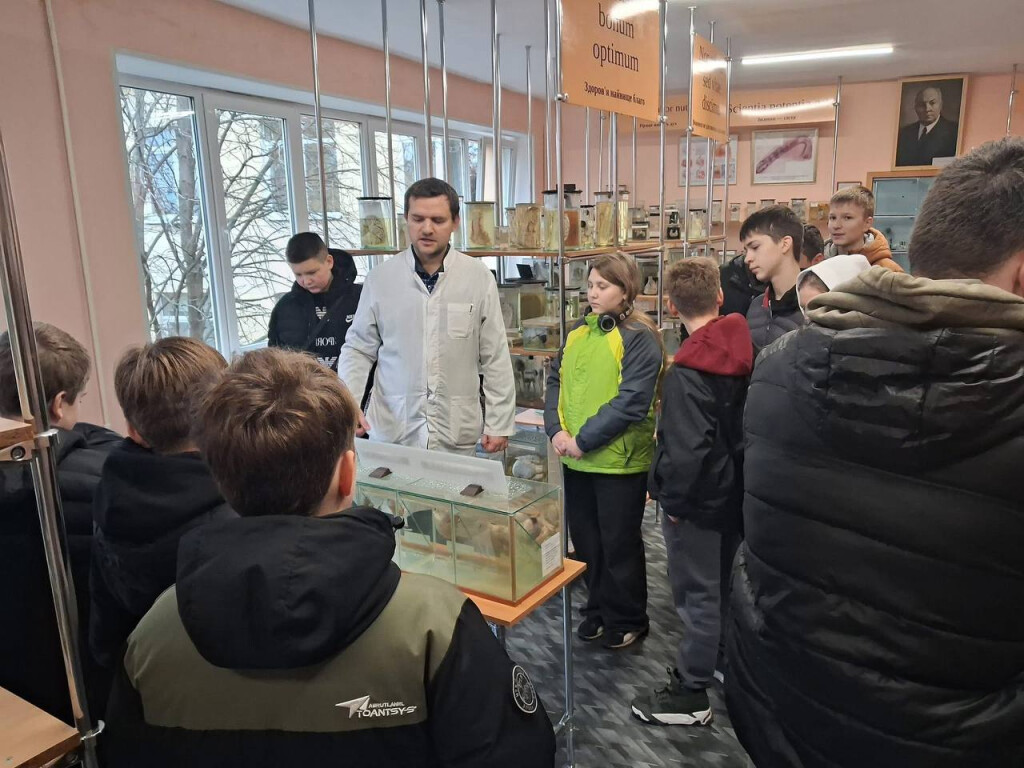 Єкскурсія учнів сьомих класів з наукового ліцею №3 і ліцею №14 «Здоров’я»