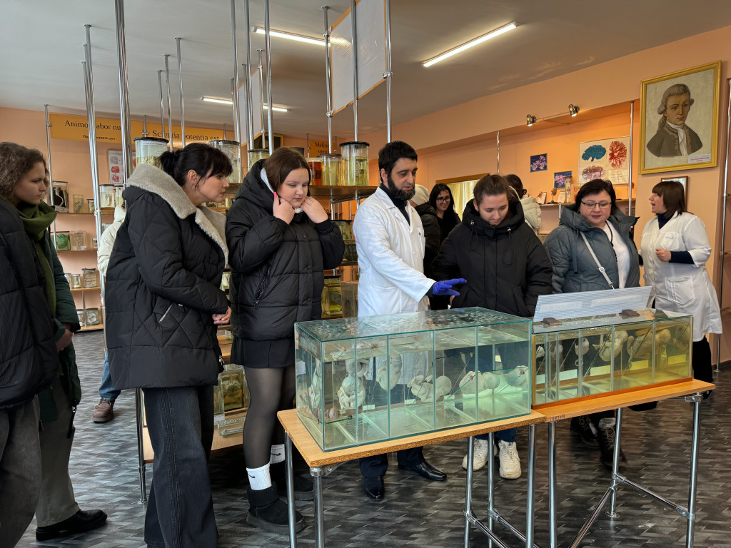 Комплекс екскурсій ознайомлення з медичною культурою для інших інститутів.