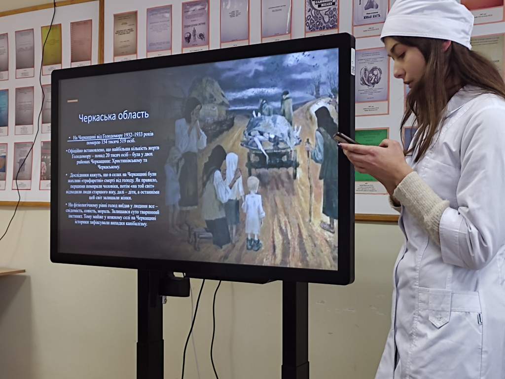 Голодомор , який призвів до небачених безневинних жертв.