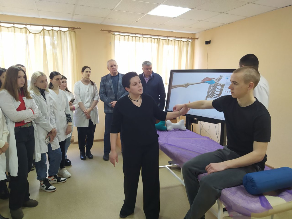 Інновації у навчанні: поєднання анатомії та реабілітації у форматі живої демонстрації