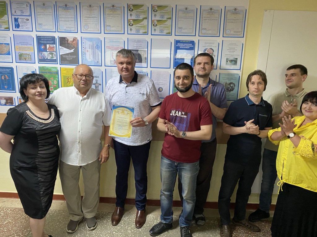 Вітаємо з нагородою та бажаємо нових звершень!