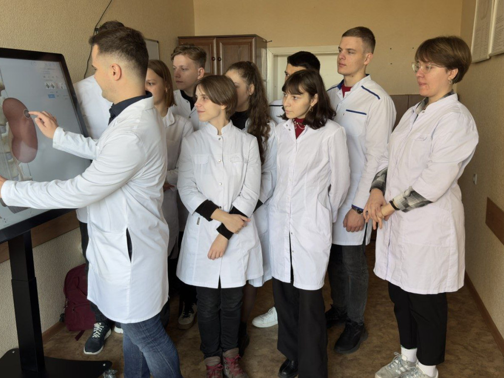 Студенти-медики досліджують анатомію в нових вимірах: бінарне заняття з використанням комплексу "Оніко"