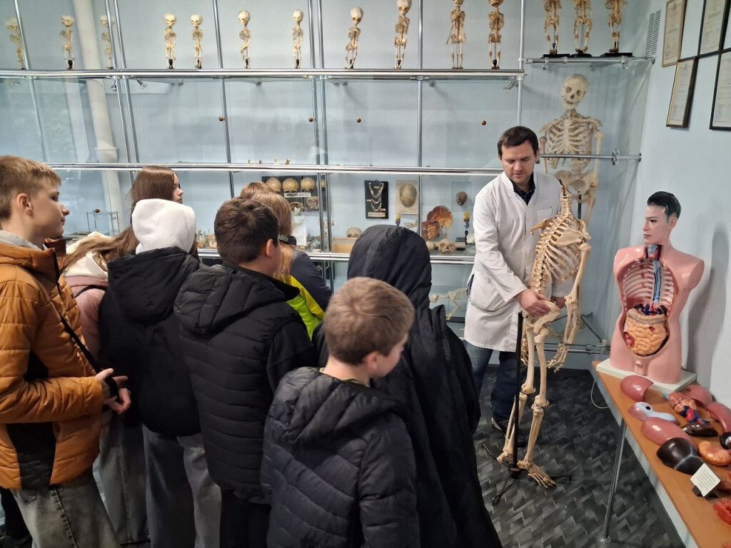 Осінній тиждень профорієнтації: школярі знайомилися з кафедрою анатомії людини