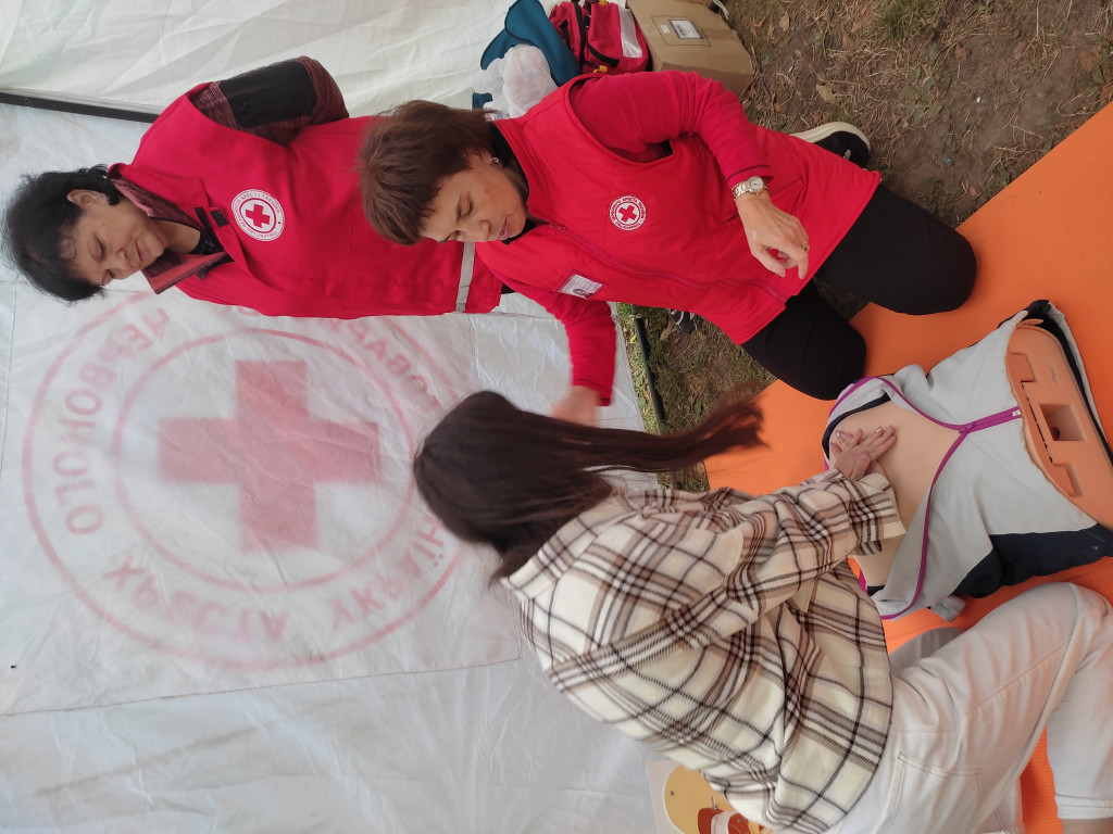 Навчись надавати першу медичну допомогу.