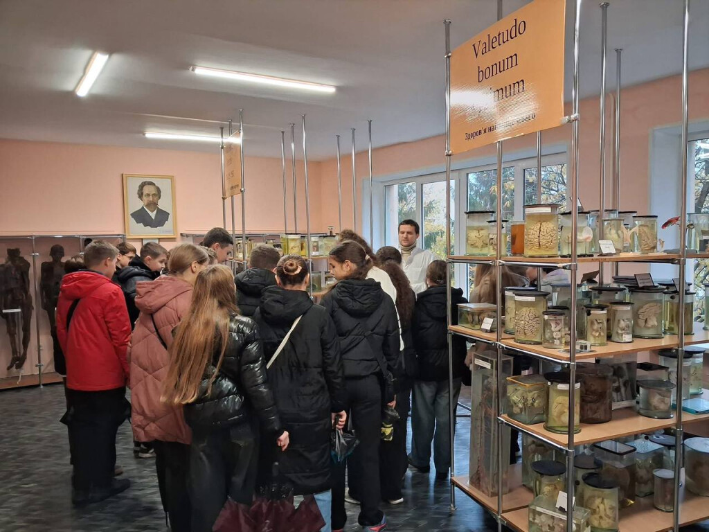 Учні 8-х класів Ліцею №38 ім. І. Павловського відвідали з комплексною екскурсією кафедру анатомії людини