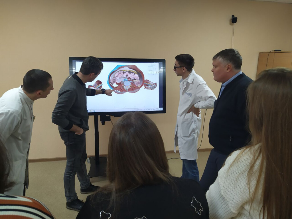 Освітній захід для лікарів-інтернів: анатомія та «Медіон».