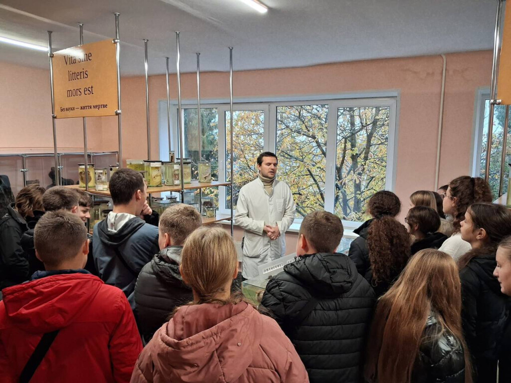 Учні 8-х класів Ліцею №38 ім. І. Павловського відвідали з комплексною екскурсією кафедру анатомії людини