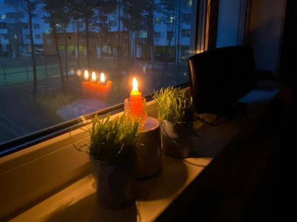 Традиційно в Україні проводять акцію «Запали свічку пам’яті».