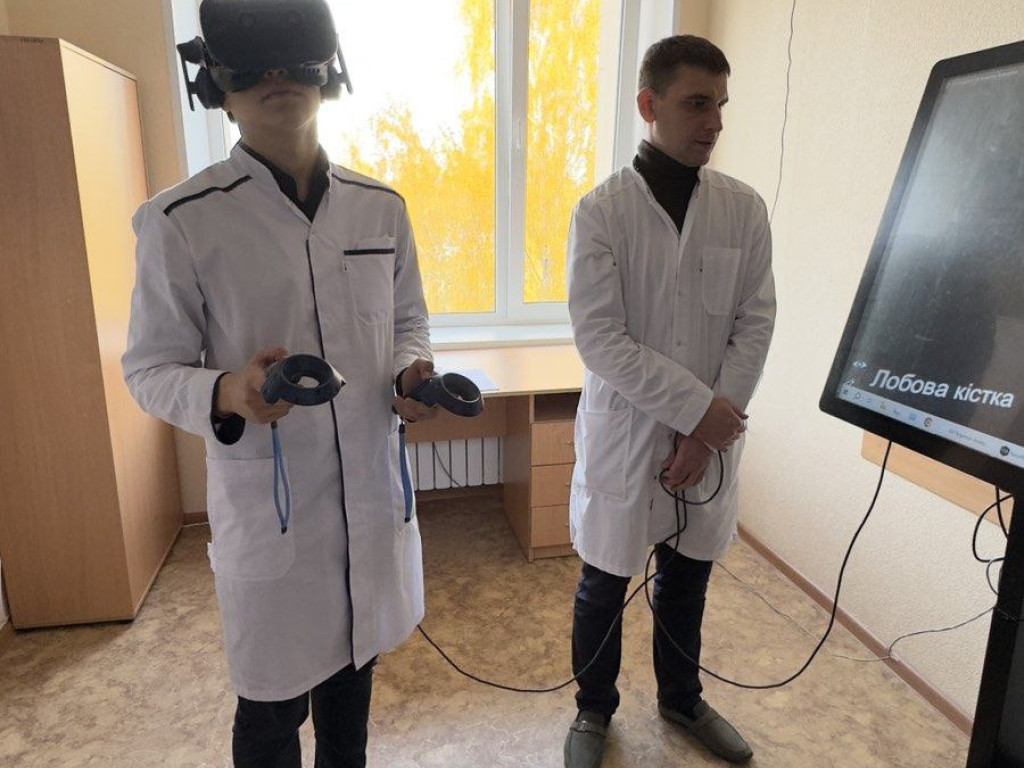 Студенти-медики досліджують анатомію в нових вимірах: бінарне заняття з використанням комплексу "Оніко"