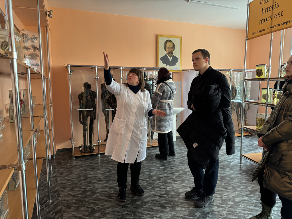 Комплекс екскурсій ознайомлення з медичною культурою для інших інститутів.
