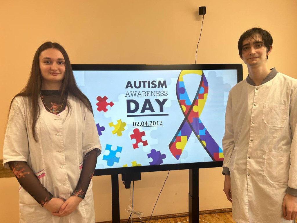 Щорічно 2 квітня відзначається Всесвітній день поширення  інформації про проблему аутизму.