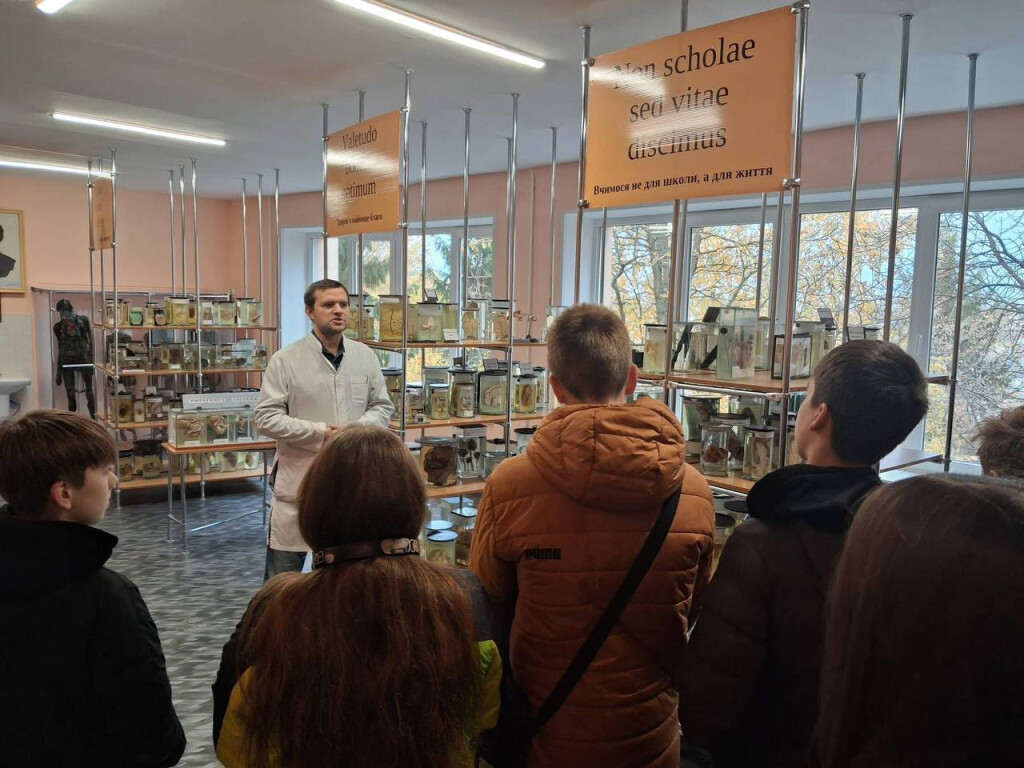 Єкскурсія учнів сьомих класів з наукового ліцею №3 і ліцею №14 «Здоров’я»