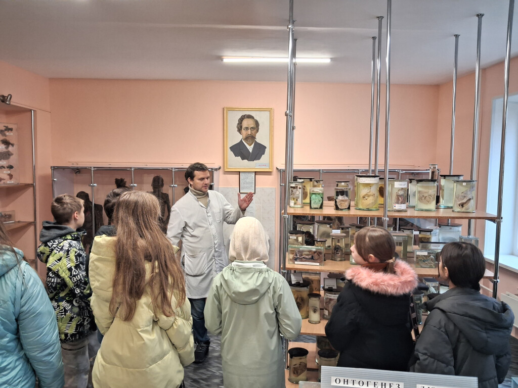 Профілактика шкідливих звичок серед середніх класів у загальноосвітніх закладах.