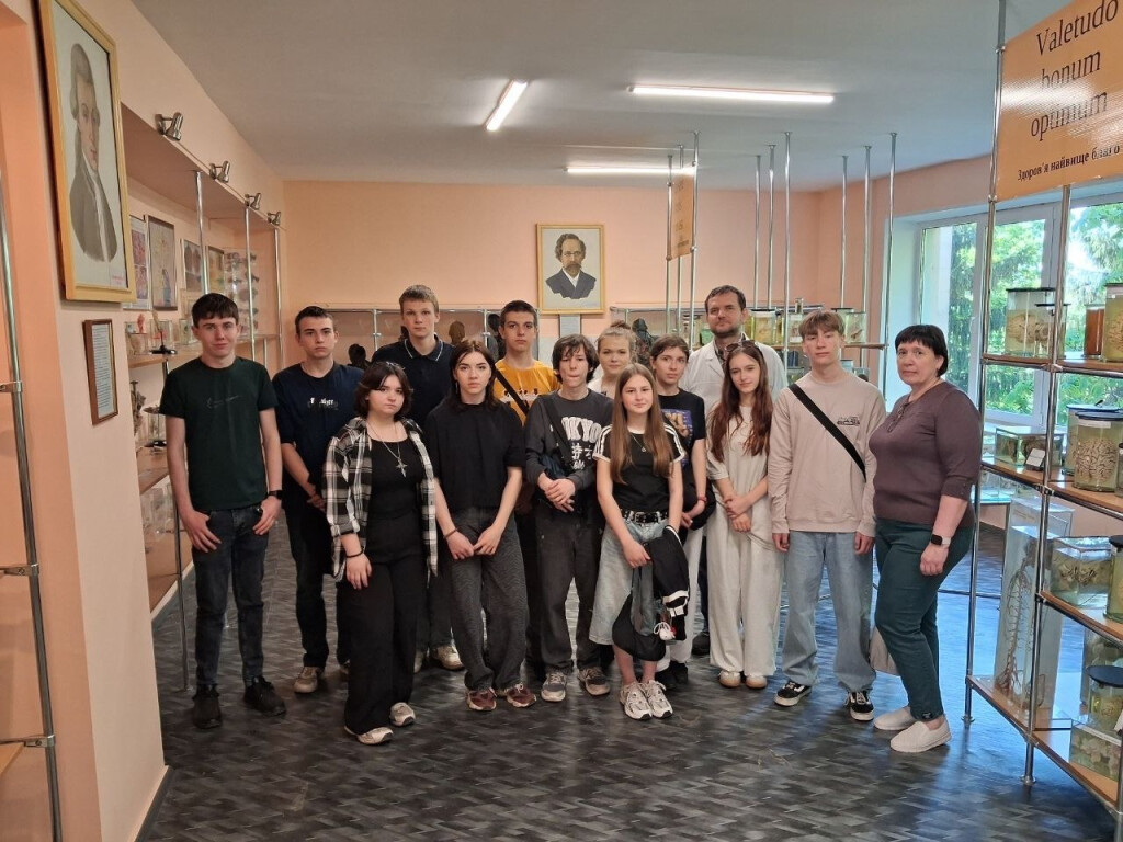Унікальні експонати та світ медицини: екскурсія учнів Сем’янівського НВК до анатомічного музею ПДМУ