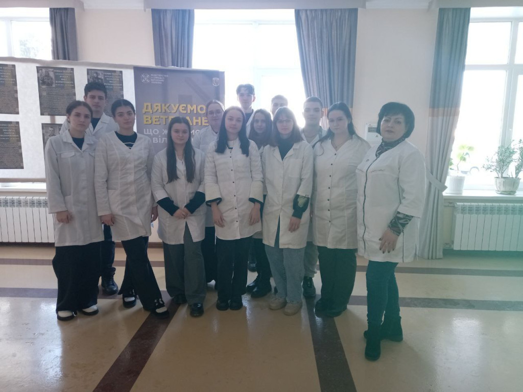 Першокурсники-медики вшанували пам'ять Захисників України