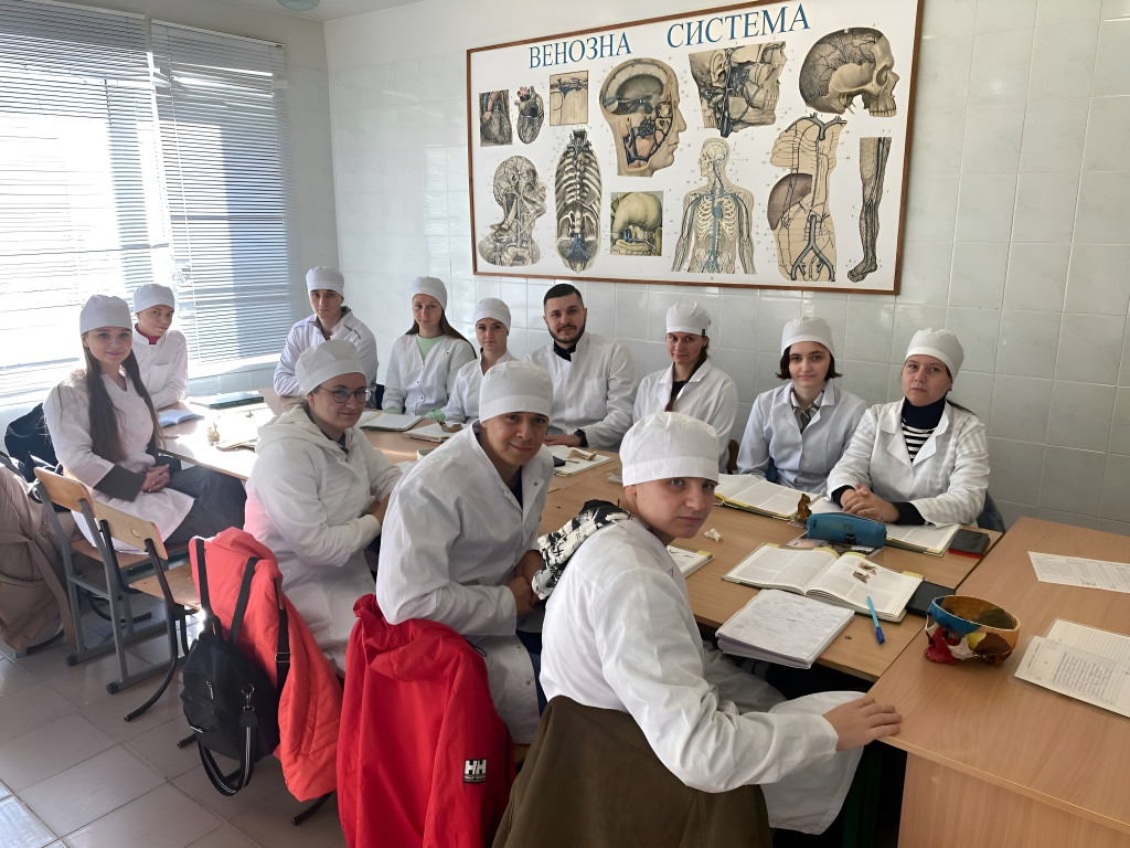 Заряд енергії та натхнення: Кураторська зустріч першокурсників-медиків!