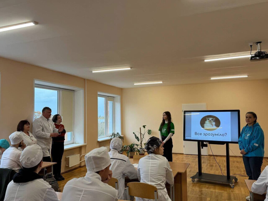 Екосвідомість у дії: на кафедрі анатомії людини ПДМУ відбулася лекція «Сортування сміття: що це? навіщо?»