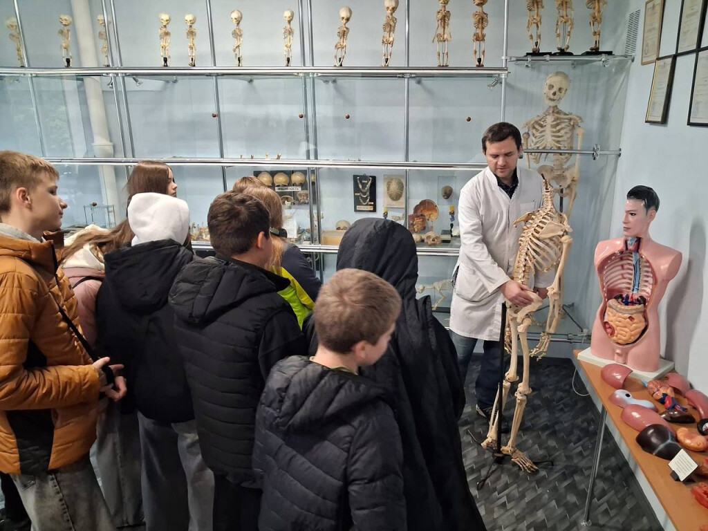 Єкскурсія учнів сьомих класів з наукового ліцею №3 і ліцею №14 «Здоров’я»