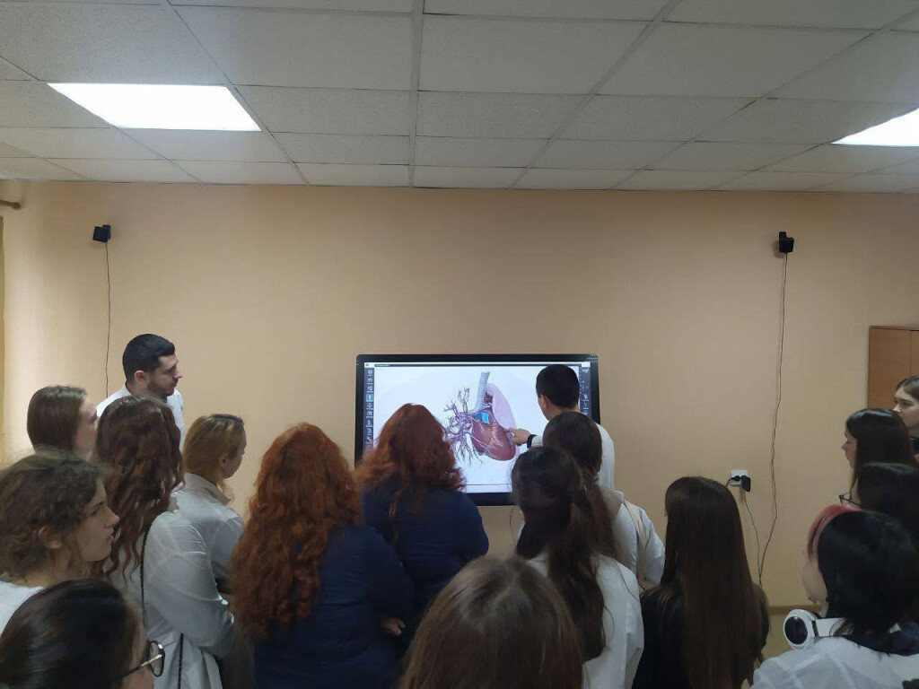 Імерсивна анатомія без меж: міжуніверситетське бінарне заняття